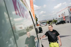 Rohrreinigung in Bogen bei verstopftem Abfluss und WC